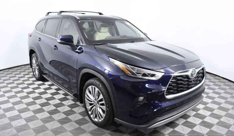 
								Buy 2021 Toyota Highlander LE full									