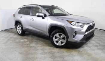
									Buy 2020 Toyota RAV4 XLE full								