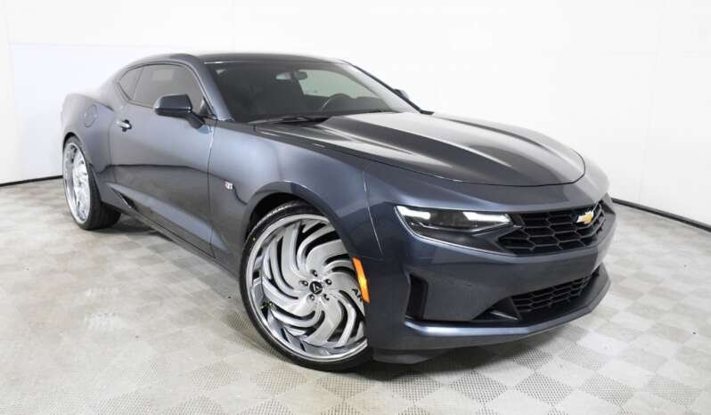 
								Buy 2021 Chevrolet Camaro full									