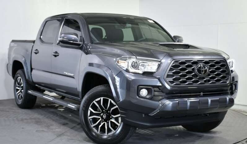
								Buy 2021 Toyota Tacoma full									