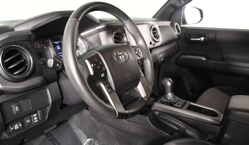 
								Buy 2021 Toyota Tacoma 2WD SR5 full									