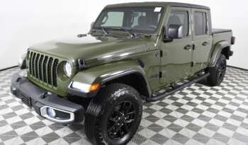 
									Buy 2021 Jeep Gladiator SPORT S full								