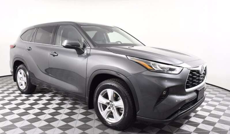 
								Buy 2021 Toyota Highlander LE full									