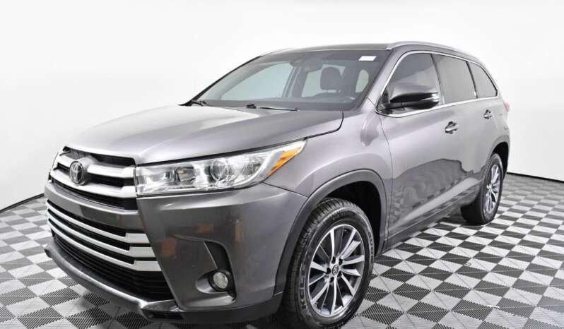 
								Buy 2021 Toyota Highlander full									