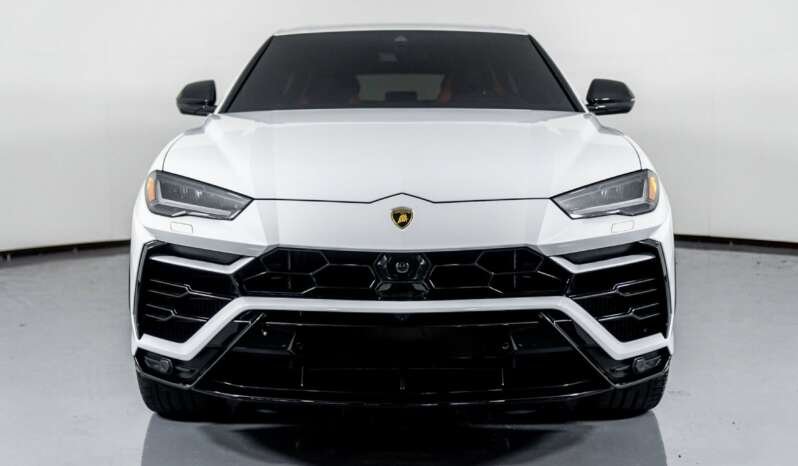 
								Buy 2022 Lamborghini Urus full									