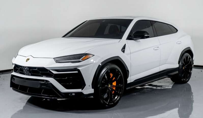 
								Buy 2022 Lamborghini Urus full									