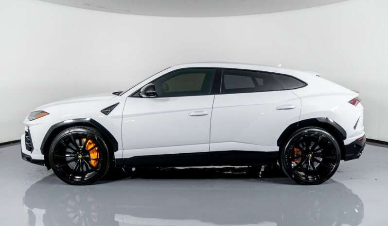 
								Buy 2022 Lamborghini Urus full									