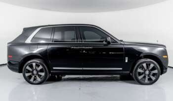 
									Buy 2022 Rolls Royce Cullinan BASE full								