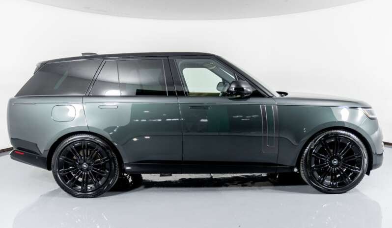 
								Buy 2024 Land Rover Range Rover SE full									