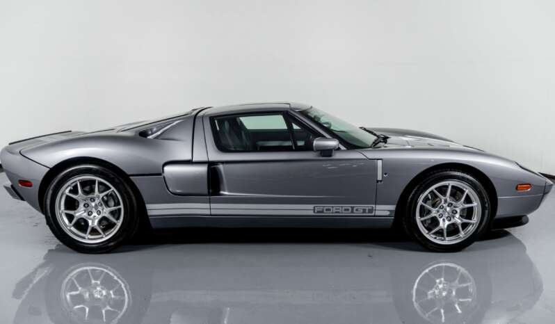 
								Buy 2006 Ford GT full									