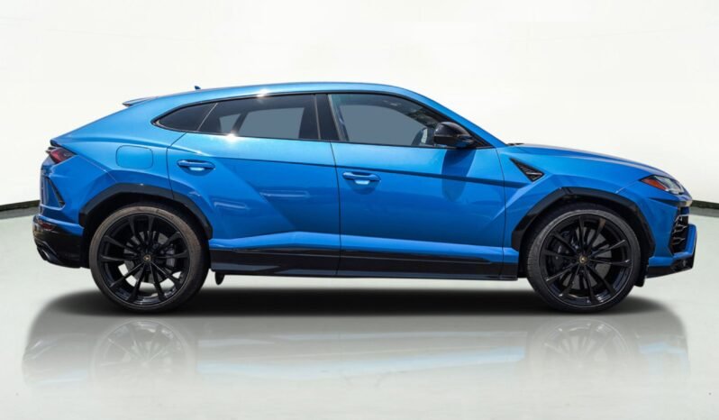 
								Buy 2022 Lamborghini Urus Base full									