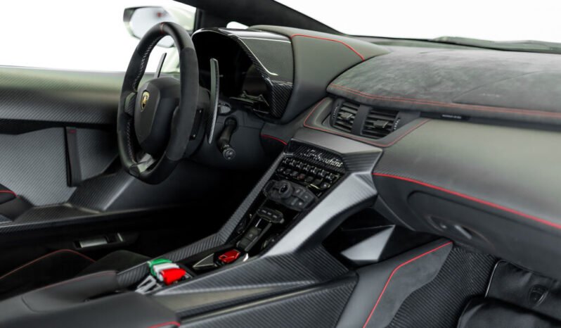 
								Buy 2014 Lamborghini Veneno full									